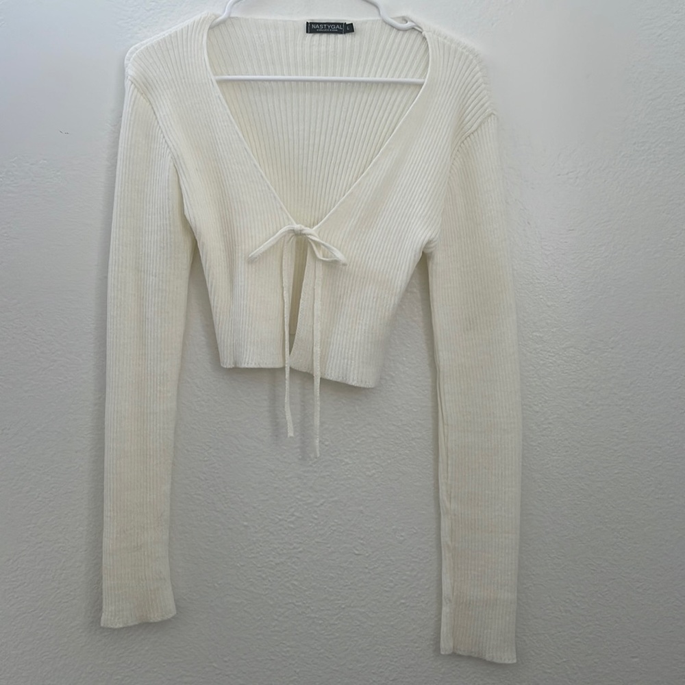White y2k sweater